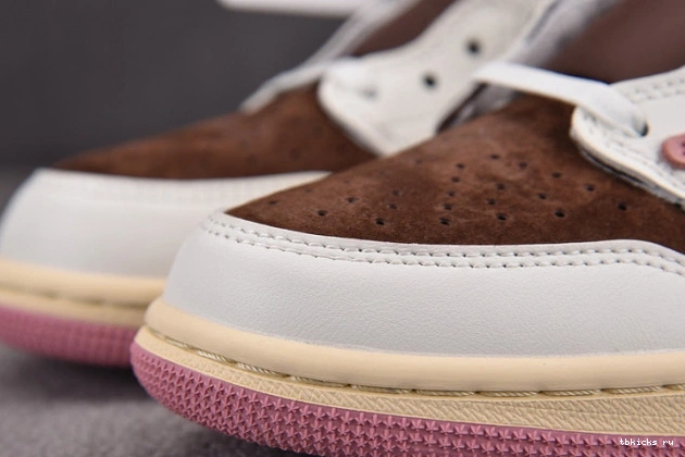 Reps TB x 1 Scott DZ4137-206 SP AJ Travis Low OG 0723